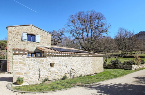 Eyzahut House | Pleasure, beautiful nature and comfort describe your vacation in Eyzahut.