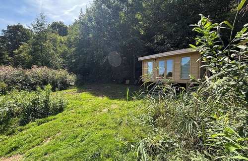 Lachapelle-sous-Chaux Cabin | Pond cabin