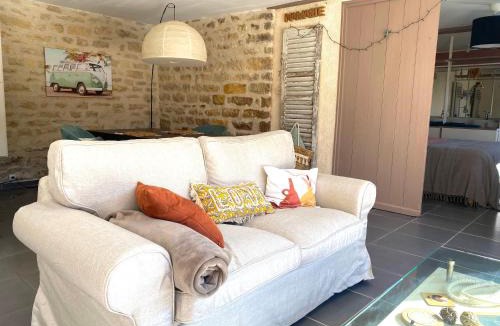 Sermizelles House | Pool house-L'hirondelle de Sermizelles- grand jardin, calme et nature aux portes du Morvan