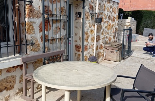 Villebon-sur-Yvette Apartment | Près de Paris, Essonne, Petit Appartement Indépendant. RER B Lozère