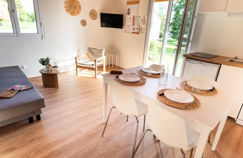 Longeau-Percey Ski Chalet | Premium 3-Room Chalet for 4–6 People, Air-Conditioned + TV