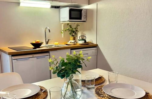 Longeau-Percey Ski Chalet | Premium 3-Room Chalet for 4–6 People, Air-Conditioned + TV