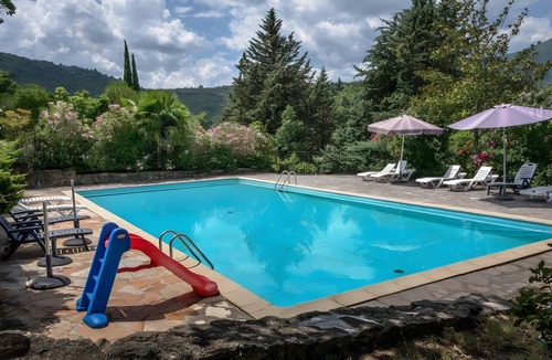 Les Vans Ski Chalet | Premium Chalet with Shared Pool