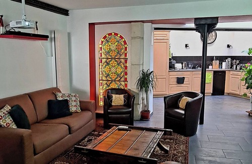 Paroisse Notre-Dame Apartment | Premium industrial-style apartment in the heart of Dole