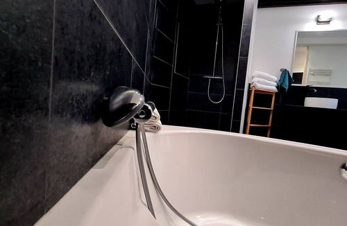 Paroisse Notre-Dame Apartment | Premium industrial-style apartment in the heart of Dole