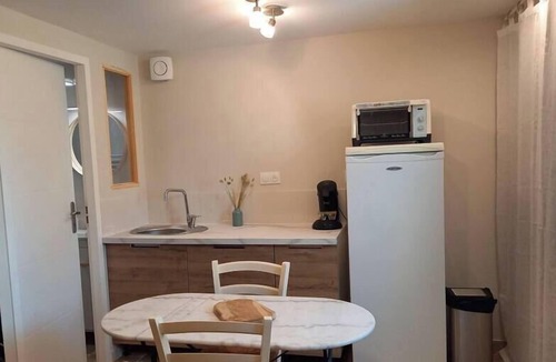 Montboucher-sur-Jabron Apartment | Pretty studio with garden
