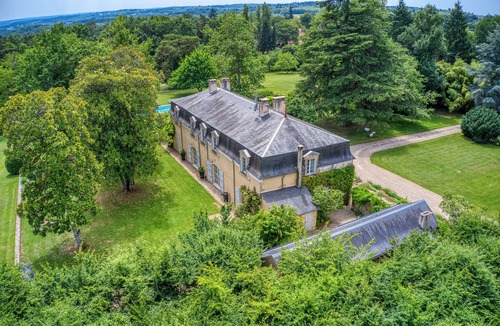 Sainte-Alvere Villa | Private estate for 20 people with a heated pool. Week available in July!