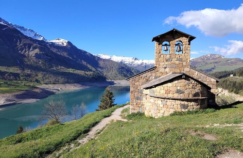Villard-sur-Doron Ski Chalet | Private floor in a chalet in the heart of the Beaufortain mountains