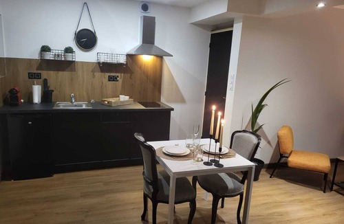 Marsannay-la-Cote Apartment | Private Jacuzzi apartment near the route des grands crus