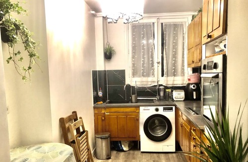 Choisy-le-Roi Bed & Breakfast | Private room locked with key at the inhabitant