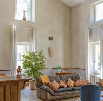 Saint-Gervais-sur-Roubion House | Provençal Farmhouse With Shared Pool In The Drôme
