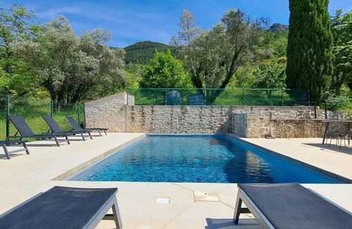 Sahune House | Provençal house with heated pool*/14 sleeping places/5 hectare estate