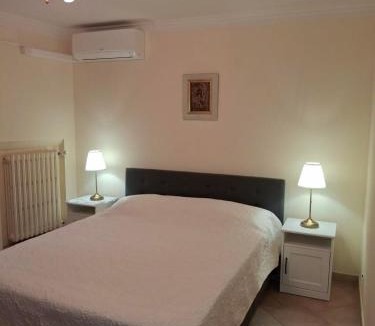 Donzere Apartment | Provencal DROME cottage with garden access TANTE HELENE