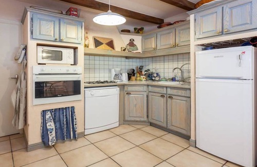 Mornas House | Provencal farmhouse with pool and landscaped garden, Orange nearby.