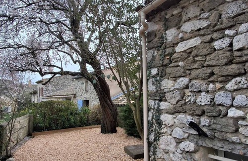 Reauville House | Provencal house, wooded garden near Grignan 4-6 pers, 2 bedrooms
