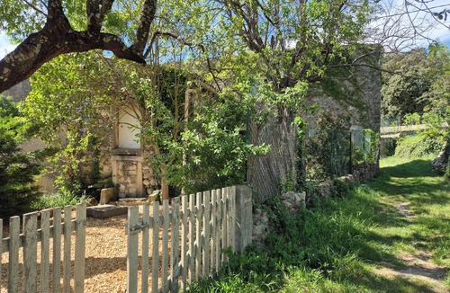Reauville House | Provencal house, wooded garden near Grignan 4-6 pers, 2 bedrooms