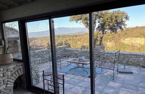 La Roque-sur-Pernes Villa | PROVENCAL VILLA WITH MAGNIFICENT VENTOUX VIEW IDEAL FOR FAMILIES OR FRIENDS