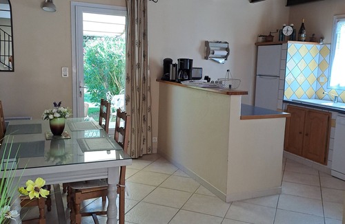 Grillon Villa | PROVENCE ALPES CÔTE D'AZUR PROX GRIGNAN GÎTE 3 *4/5 PEOPLE GARDEN- SWIMMING POOL