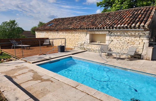 Labastide-Marnhac Villa | Quercy stone barn with quiet terraces and unobstructed views.
