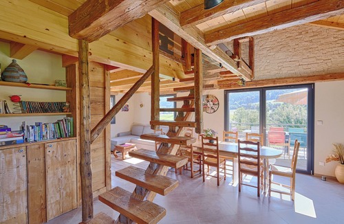 Ouhans Apartment | Quiet 12-person apartment in the heart of the Loue valley