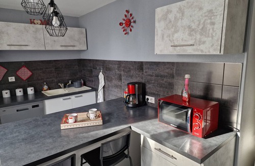 Haute-Saone Apartment | Quiet 8-person Logis 300 m walk from the karting circuit