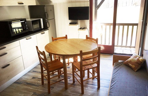 Peyragudes Apartment | Quiet apartment 100 m from Lake Genos/Loudenvielle, 4 people, 2 bedrooms, wifi