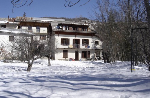 Allos Apartment | Quiet apartment with garden, close to the village