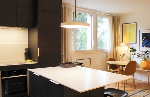 Belleville Apartment | Quiet apartment with private garden Paris 20th