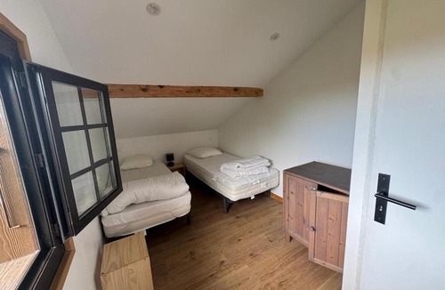 Cervens Ski Chalet | Quiet chalet with private pool near Lake Geneva