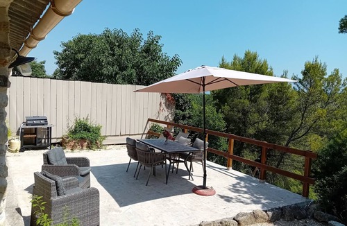 La Roque-sur-Pernes Cottage | Quiet cottage in the countryside facing Mont Ventoux