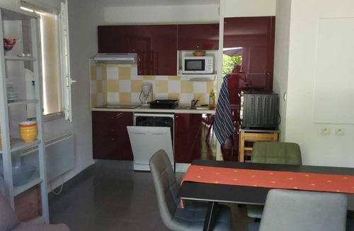 Aubignan House | Quiet country cottage in a gated community with a pool (air conditioning during hot weather)