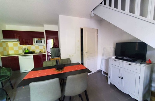 Aubignan House | Quiet country cottage in a gated community with a pool (air conditioning during hot weather)