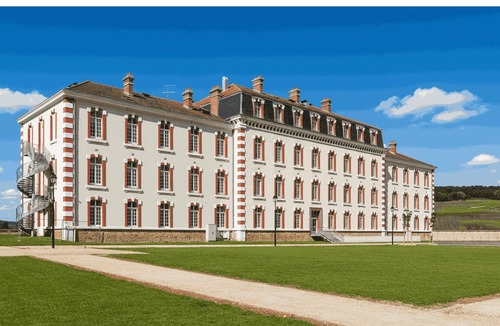 Epernay Apartment | Quiet, Cozy Studio | Free Wi-Fi + On-Site Parking