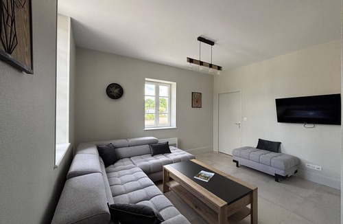 Saligny-sur-Roudon Cottage | Quiet family cottage for 8, all-inclusive in Allier