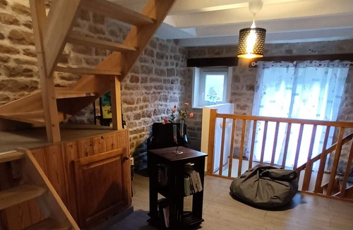 Saint-Ambreuil House | Quiet...