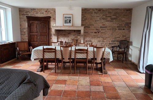 Saint-Ambreuil House | Quiet...