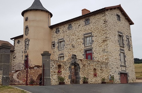 Coren House | Quiet holiday in Auvergne (discounts during August)