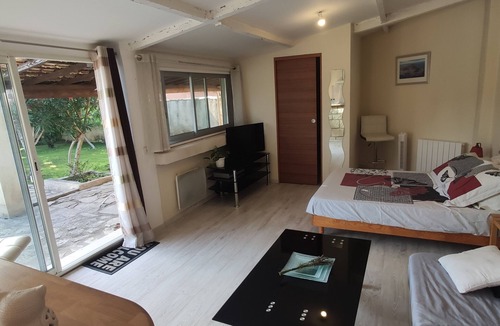 Bollene House | Quiet independent cottage for 1 or 2 people