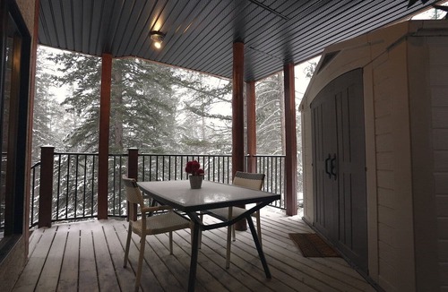 Le Penon Apartment | Quiet Mountain Escape- stay local & meet a legend.