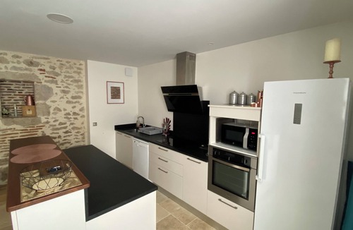 Caillac House | Quiet, natural 4★ gîte, ideal for getting together with family or friends.