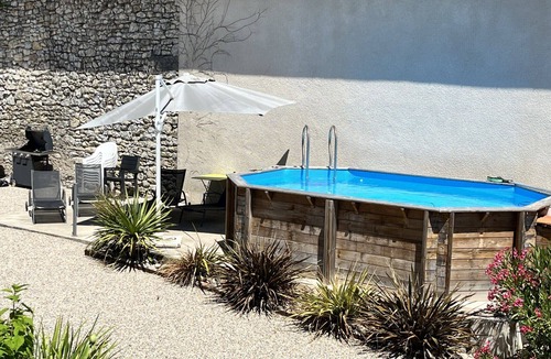 Caillac House | Quiet, natural 4★ gîte, ideal for getting together with family or friends.