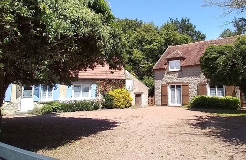 La Collancelle House | Quiet property in park with play areas, near ponds