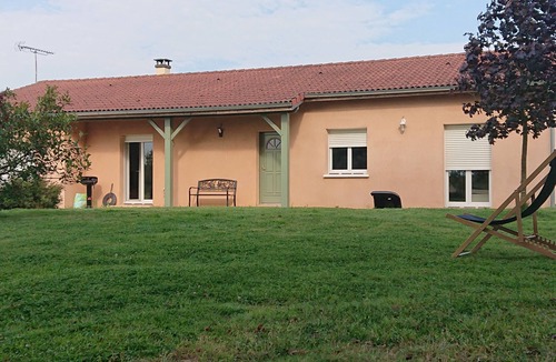 Romenay House | Quiet, single-storey house in the countryside