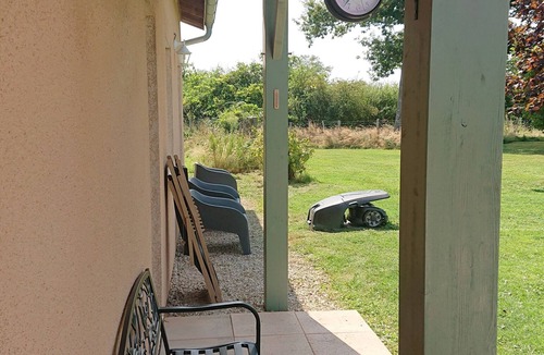 Romenay House | Quiet, single-storey house in the countryside