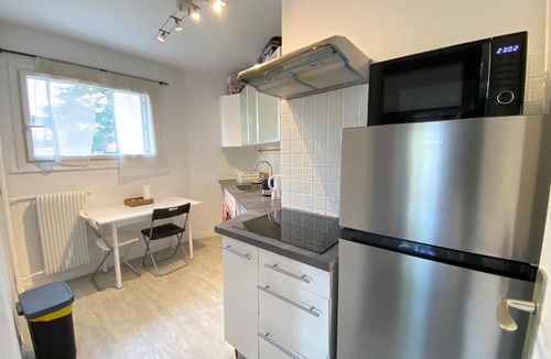 Chatillon Apartment | Quiet Stay near Paris - Balcony & Private Parking