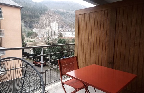 Lourdes Apartment | Quiet, well-located 1 bed 140, secure covered parking