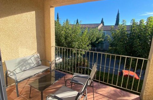 Sainte-Cecile-les-Vignes Apartment | Résidence le relais