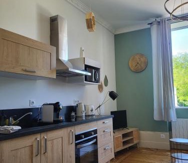 Lons-le-Saunier Apartment | Résidence de la gare avec parking - proche des Thermes
