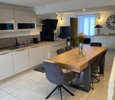 Conflans-sur-Lanterne Apartment | Résidence du Lion d'Or - Appartements & Vue sur rivière