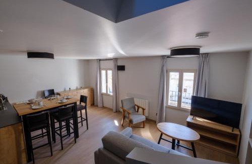 Lons-le-Saunier Apartment | Résidence le 16 - Centre Ville